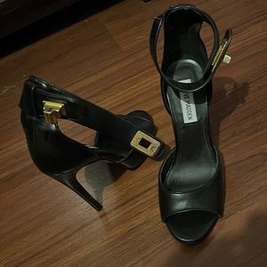 Steve Madden black heals